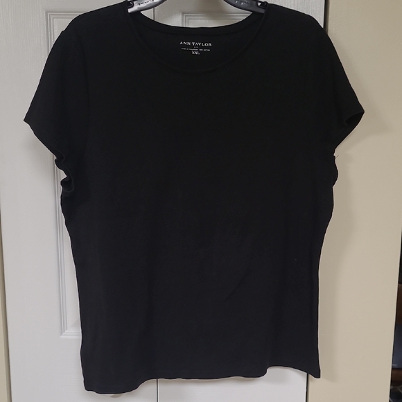 Ann Taylor Tops - Ann Taylor Classic Black Short Sleeve Tee